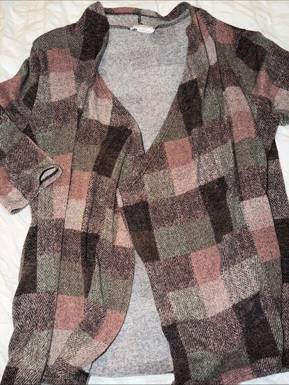EXCLUSIVE ONE Plaid Cardigan in Pink & Brown